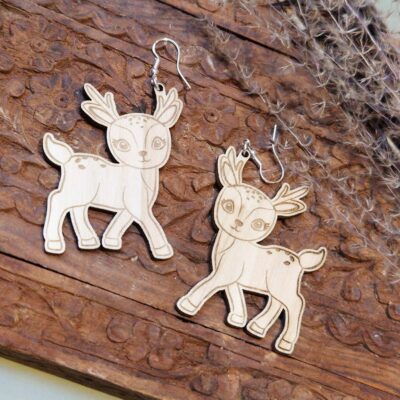 Boucles d'oreilles - Reines en bois gravé