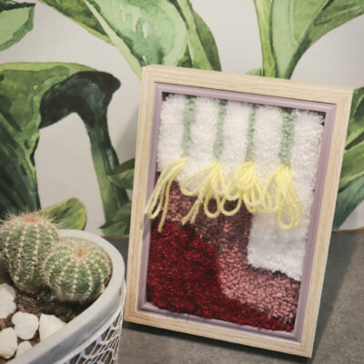 Picture frame (white and burgundy)